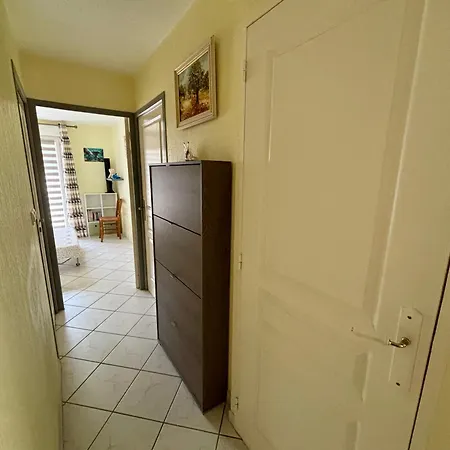 Agreable 2 Avec Garage Apartment *